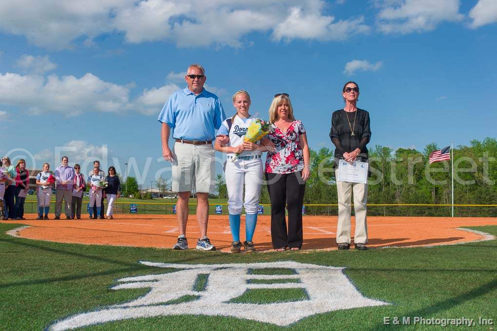 Softball Seniors 043.jpg